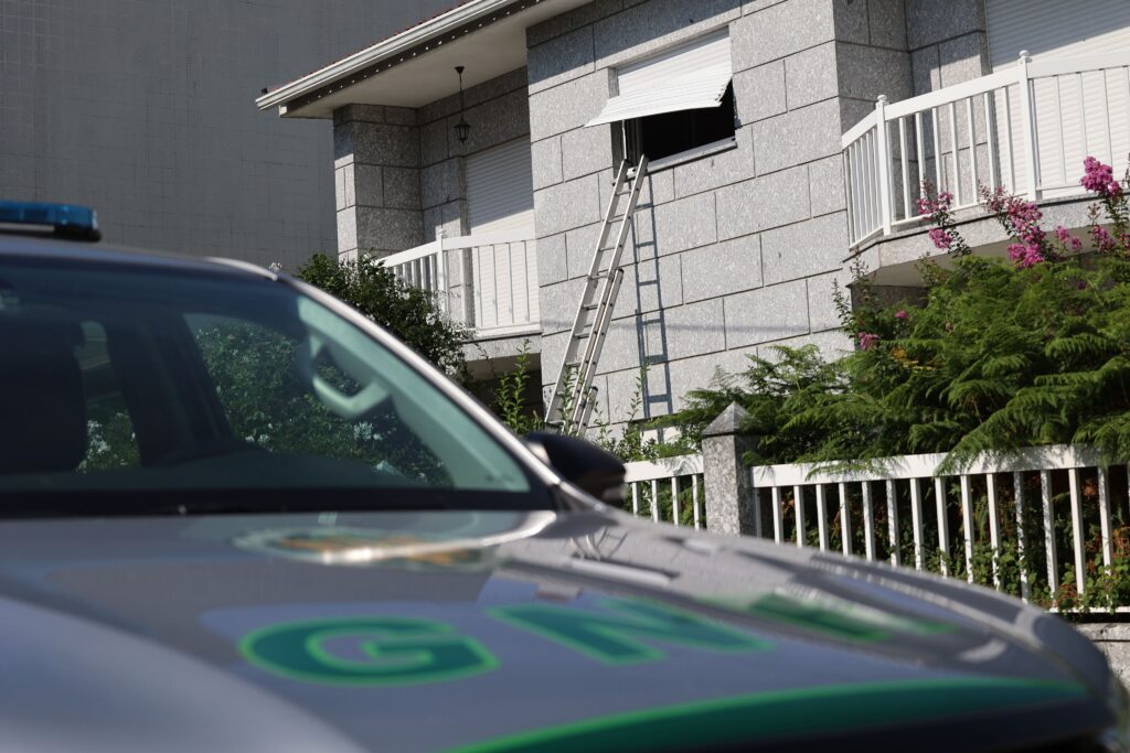 Fafe: bombeiros resgatam mulher que ficou trancada em casa desde sábado 6 Fafe: bombeiros resgatam mulher que ficou trancada em casa desde sábado