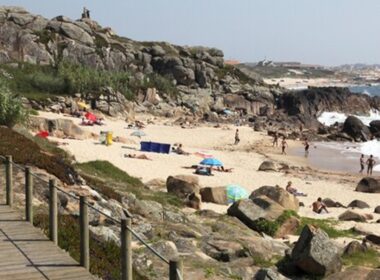 Banhos proibidos em praia de vila do conde após descarga poluente