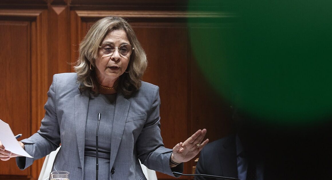 Ministra nega qualquer deficiência no atendimento a grávida que perdeu o bebé