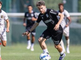 Vitória sc bate portimonense com golos de reforços