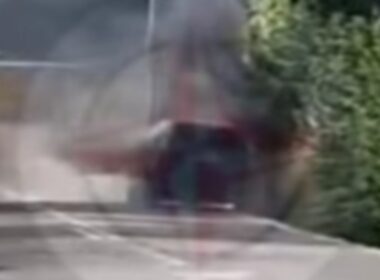 Carro arde em guimarães