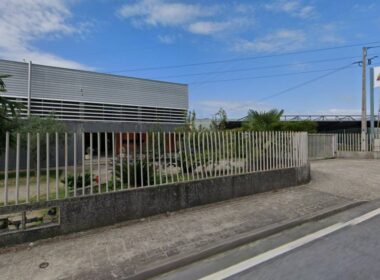 Eletricista morre após queda de cinco metros na arcol em guimarães