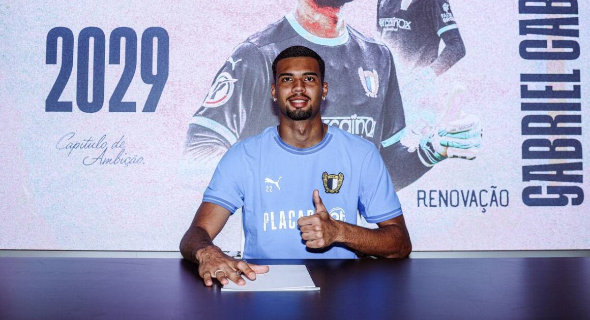 Famalicão prolonga contrato com guarda-redes gabriel cabral até 2029