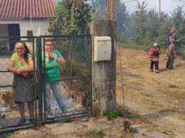 Fogo está às portas de aldeia em ponte da barca: “isto é um inferno. É uma aflição"