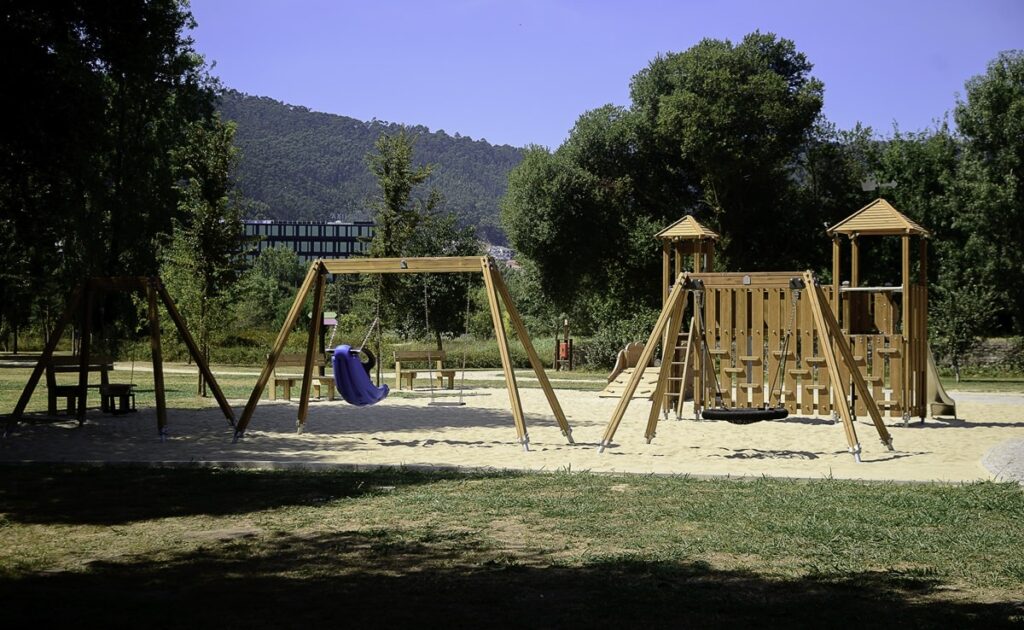 Crianças já podem voltar a brincar no parque ecológico de viana 8 Crianças já podem voltar a brincar no parque ecológico de viana