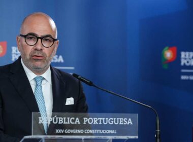 Ministro rejeita venda da tap “ao desbarato”