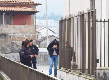Greve adia sentença de professor acusado de 3. 734 crimes de abuso sexual na póvoa de lanhoso