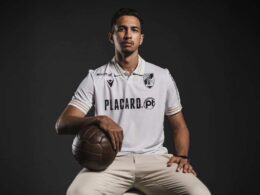 Vitória sc reforça defesa