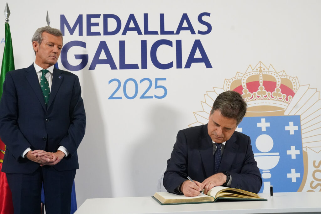 Ricardo rio distinguido com medalha de ouro da galiza
