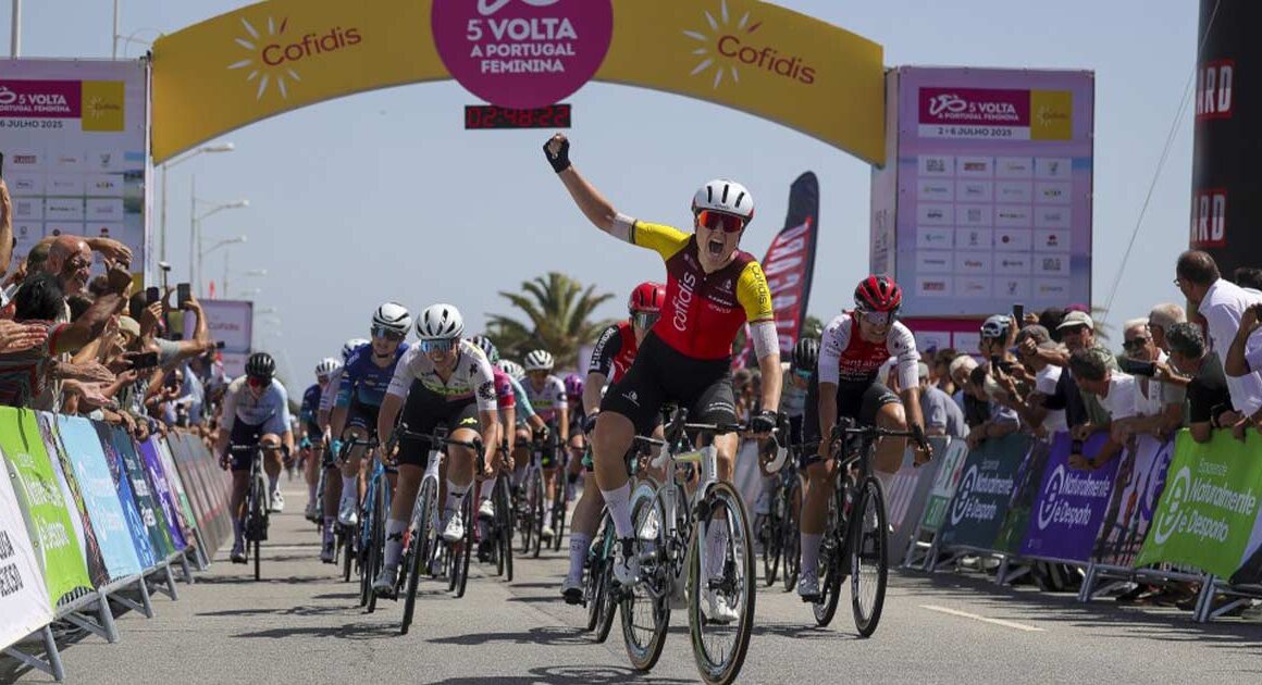 Amalie dideriksen ganha em esposende e é a primeira líder da volta a portugal