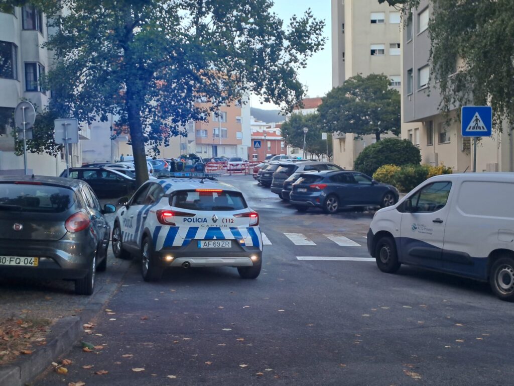 Conduta de água 'estoura' e causa o pânico em viana 12 Conduta de água 'estoura' e causa o pânico em viana