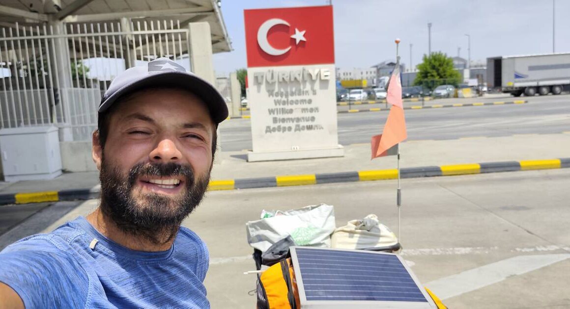 Gregos malucos, ursos ao pé da tenda e seis tentativas de assalto. Aventureiro de guimarães chegou à turquia