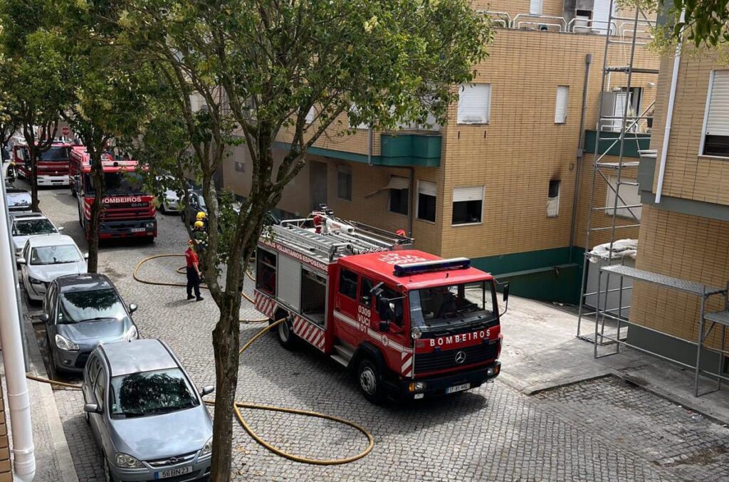 Incêndio em apartamento desaloja família em esposende 7 Incêndio em apartamento desaloja família em esposende