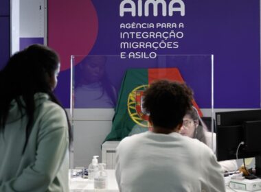 Autorizações de residência caducadas prolongadas até 15 de outubro