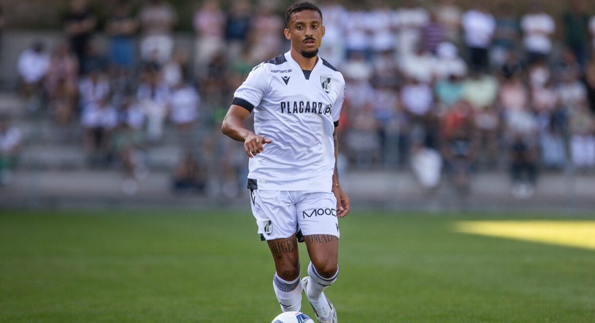 Bruno gaspar deixa vitória sc e ruma a chipre