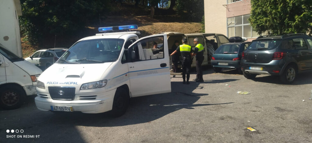 Polícia remove carros abandonados em braga 7 Polícia remove carros abandonados em braga