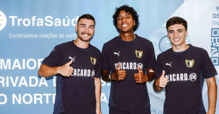 Famalicão dá pontapé de saída na nova época com 16 jogadores