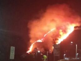 Incêndio que deflagrou de noite lavra descontrolado em ponte de lima