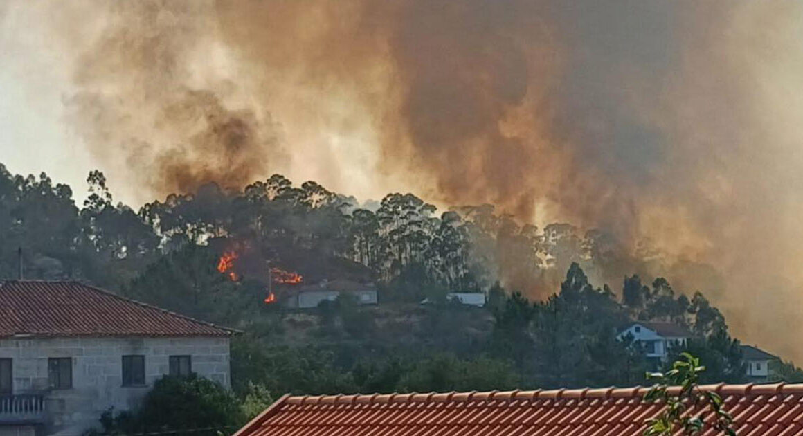 Fogo em ponte da barca piorou e “está totalmente descontrolado”