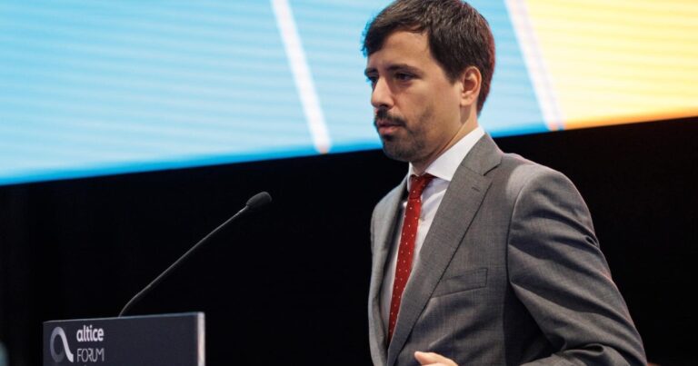 João rodrigues acusa ps de se preocupar "mais o com os interesses dos imobiliários do que com os da cidade"