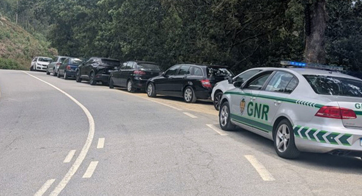 Gnr multa 43 carros mal estacionados junto à lagoa do 'tiktok' em viana do castelo