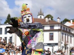 Paredes de coura vira 'o mundo ao contrário' com a arte de rua a tomar conta da vila