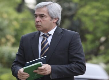 Ministro da defesa rejeita novos impostos para investimento na nato