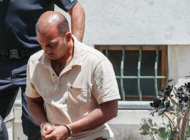 Tribunal condena 9 arguidos por 'sacarem' 109 mil euros no "olá pai, olá mãe"