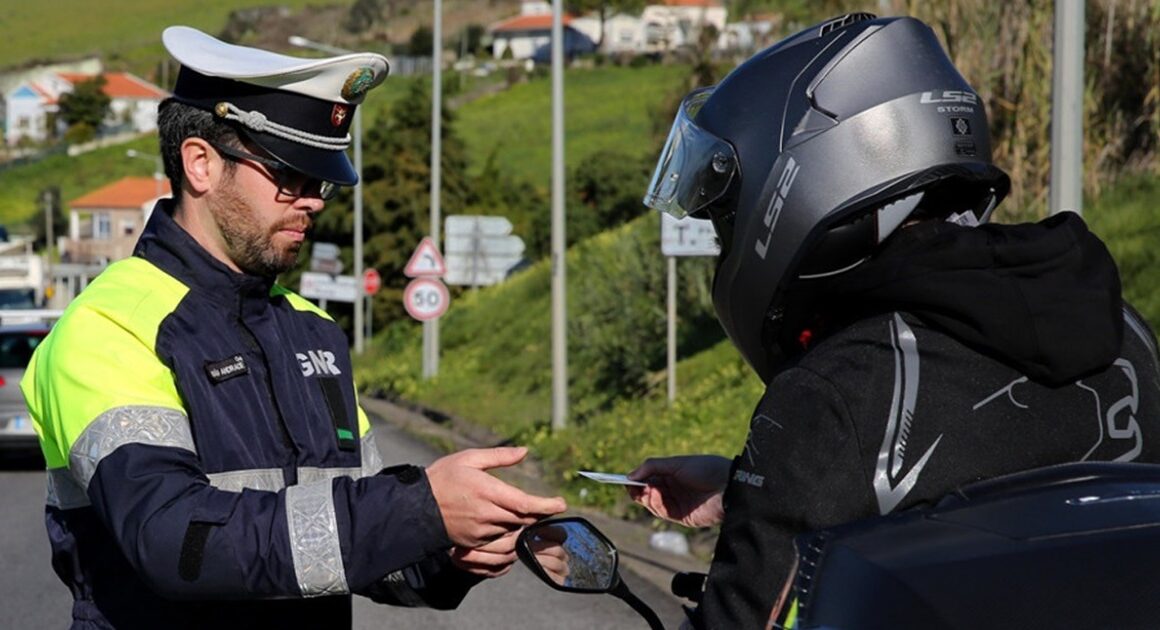 Polícia vai 'apertar' fiscalização de motas
