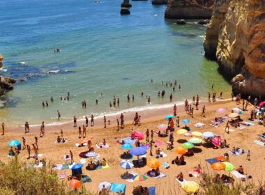 Está a pensar ir de férias para o algarve? A água do mar está muito mais quente que o normal