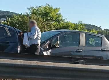 Choque em cadeia com 4 carros na circular de guimarães provoca 2 feridos