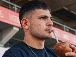 Gil vicente recruta no uruguai