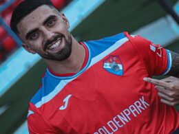 Gil vicente contrata médio zé carlos ao vitória sc