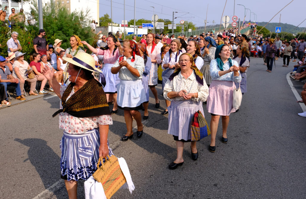 Viana: o cortejo histórico da romaria d'agonia em 56 fotografias 20 Viana: o cortejo histórico da romaria d'agonia em 56 fotografias