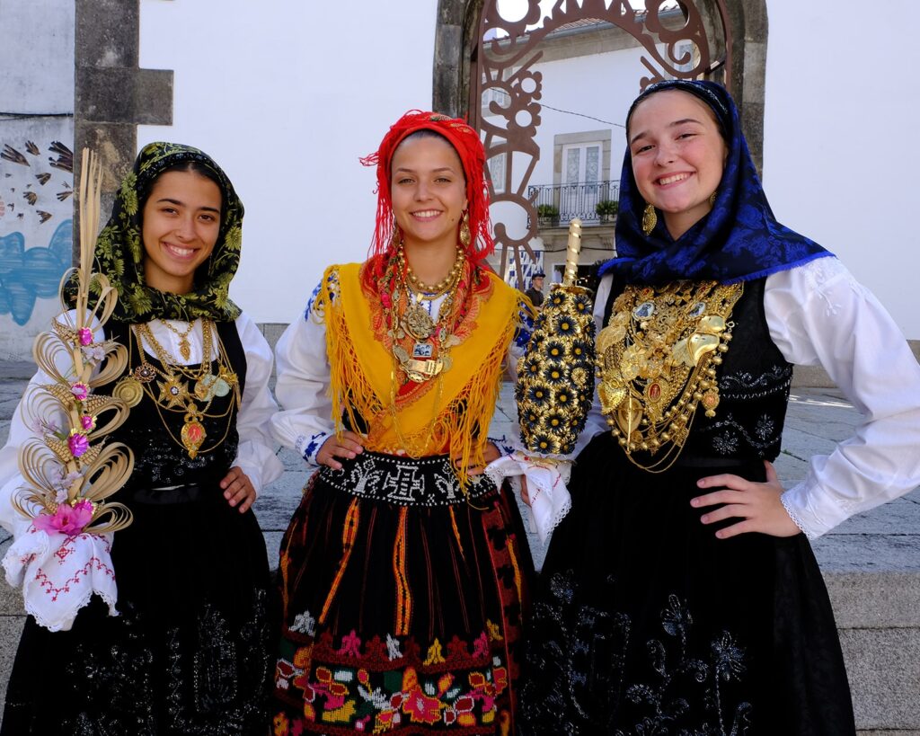 Viana: assim foi o desfile da mordomia na romaria d'agonia 27 Viana: assim foi o desfile da mordomia na romaria d'agonia