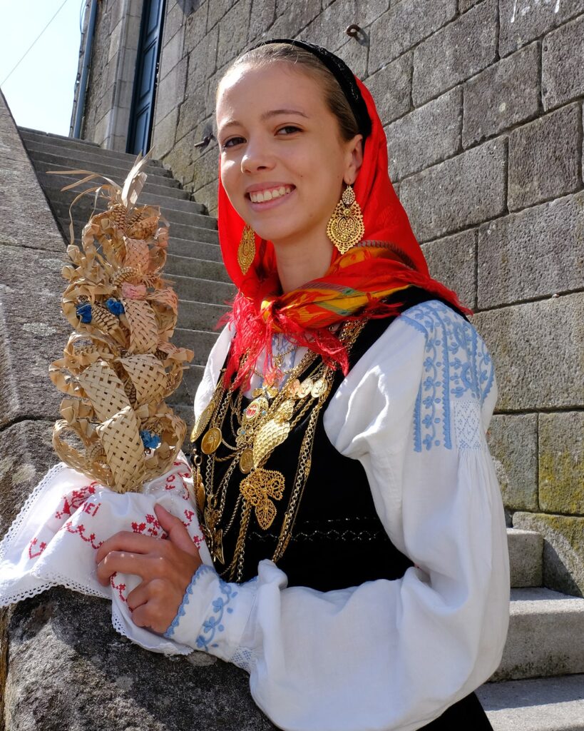 Viana: assim foi o desfile da mordomia na romaria d'agonia 28 Viana: assim foi o desfile da mordomia na romaria d'agonia
