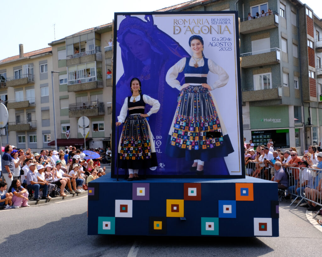 Viana: o cortejo histórico da romaria d'agonia em 56 fotografias 31 Viana: o cortejo histórico da romaria d'agonia em 56 fotografias