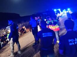 Popular avista barco com 38 migrantes em faro. Gnr efetuou resgate