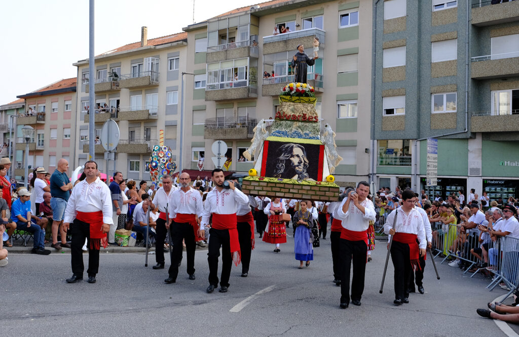 Viana: o cortejo histórico da romaria d'agonia em 56 fotografias 39 Viana: o cortejo histórico da romaria d'agonia em 56 fotografias