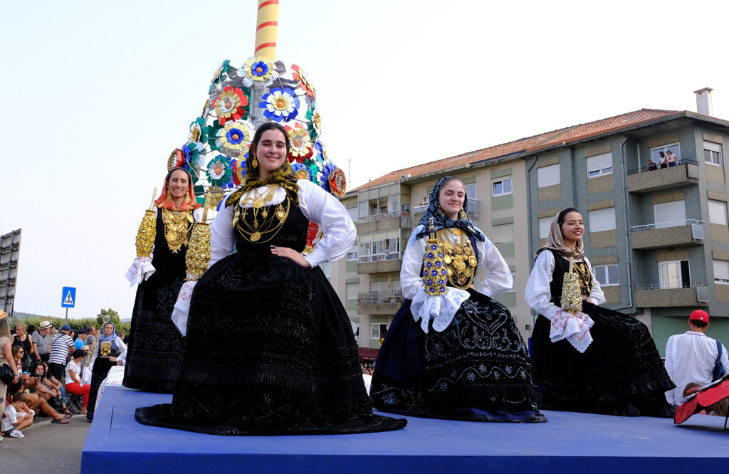 Viana: o cortejo histórico da romaria d'agonia em 56 fotografias 40 Viana: o cortejo histórico da romaria d'agonia em 56 fotografias