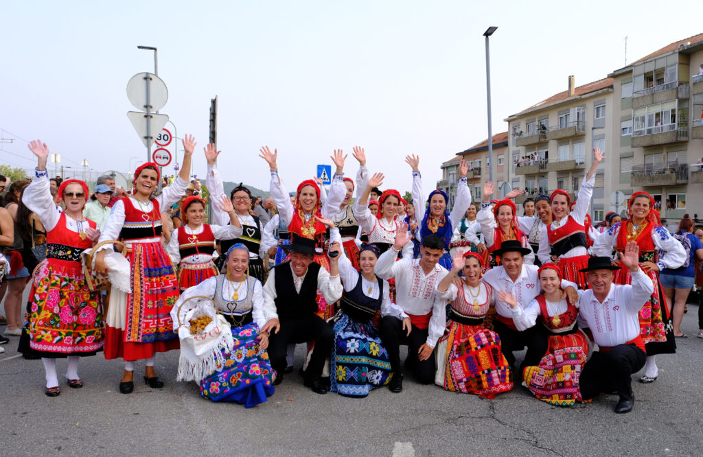 Viana: o cortejo histórico da romaria d'agonia em 56 fotografias 50 Viana: o cortejo histórico da romaria d'agonia em 56 fotografias