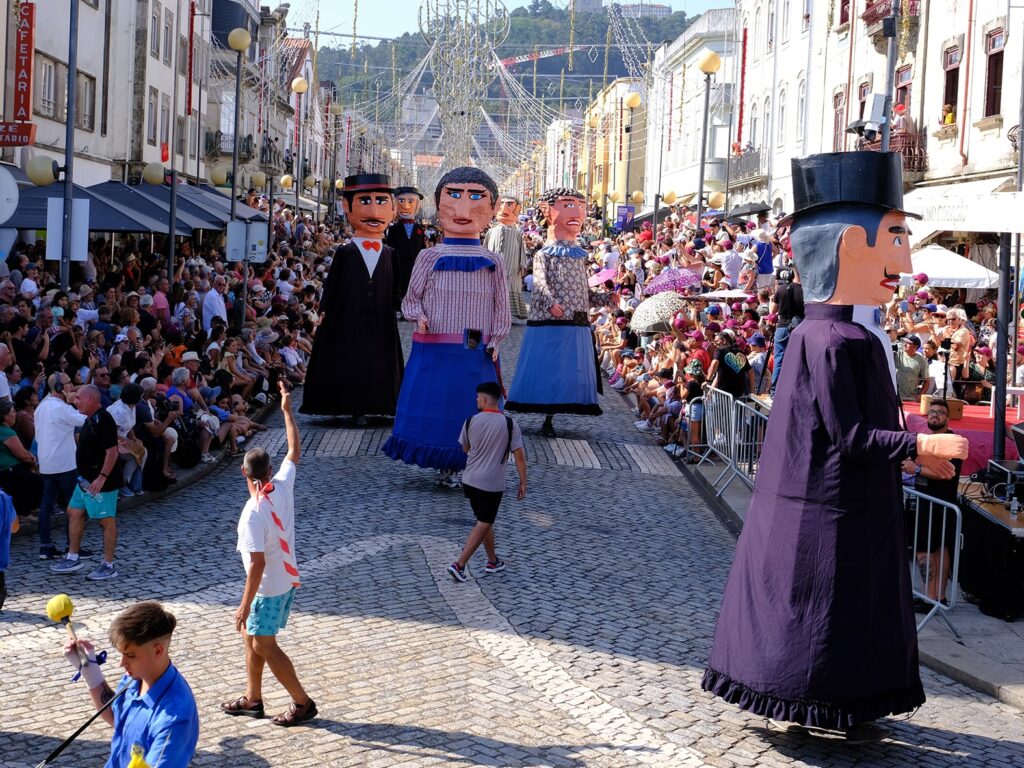 Viana: assim foi o desfile da mordomia na romaria d'agonia 24 Viana: assim foi o desfile da mordomia na romaria d'agonia