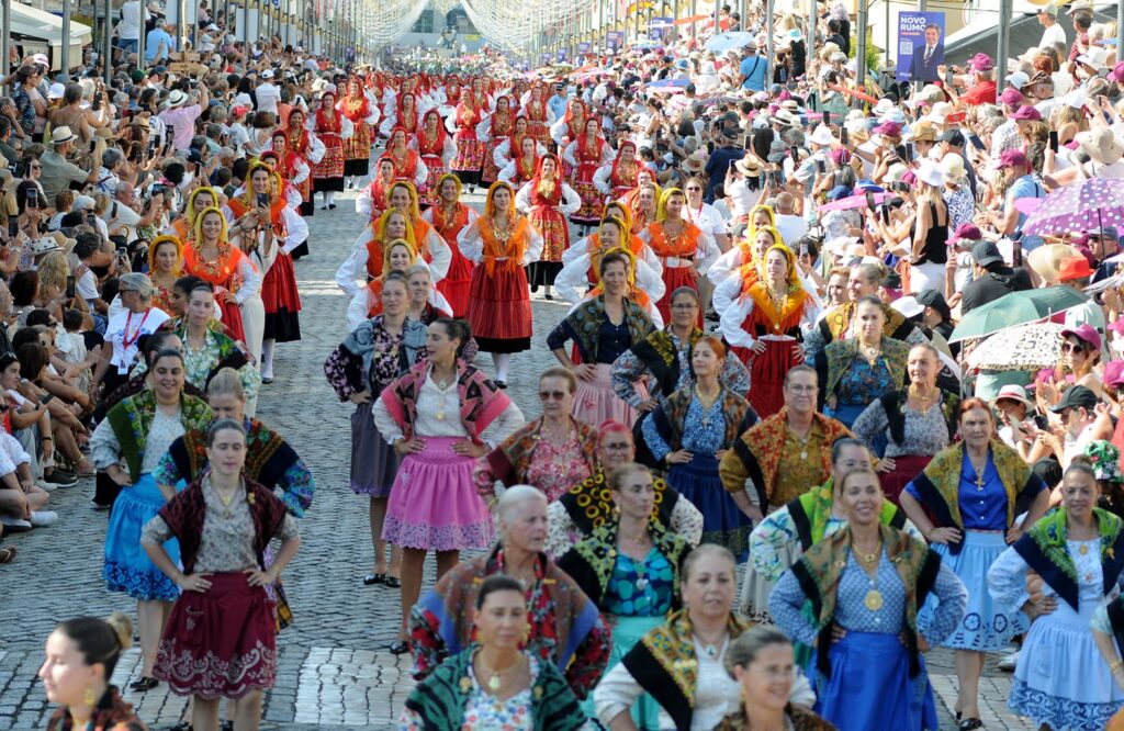 Viana: assim foi o desfile da mordomia na romaria d'agonia 13 Viana: assim foi o desfile da mordomia na romaria d'agonia