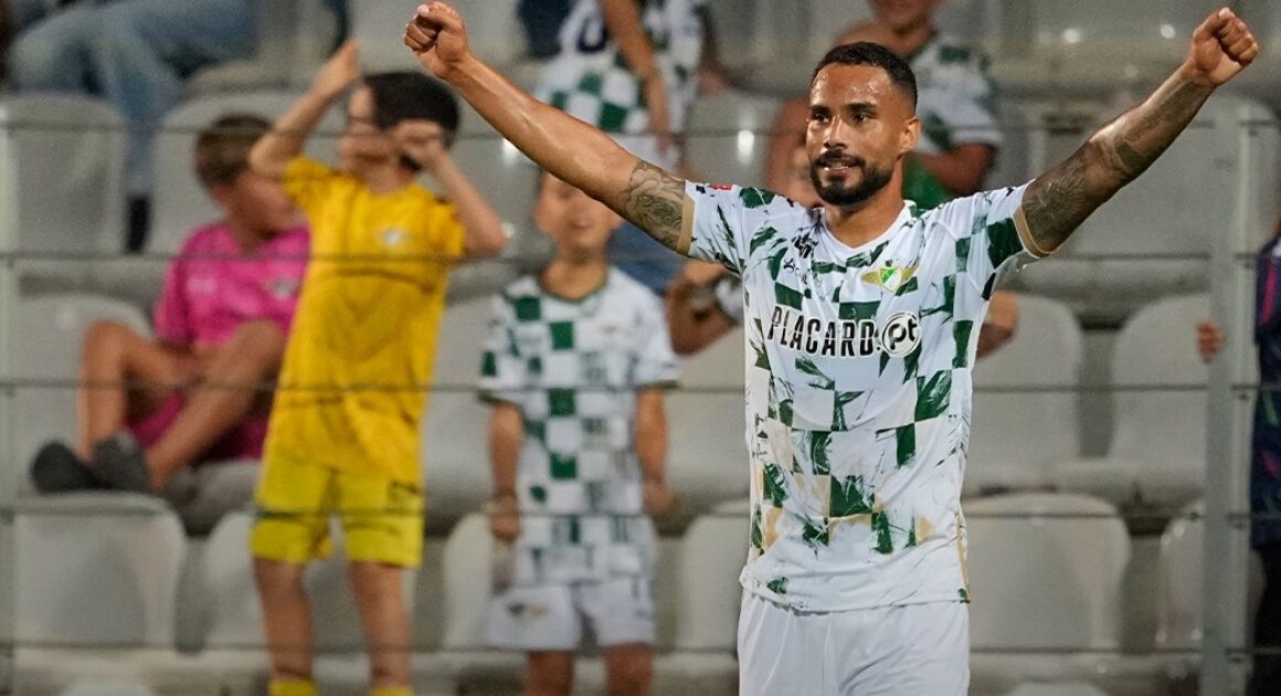 Moreirense vence alverca com golo nos descontos