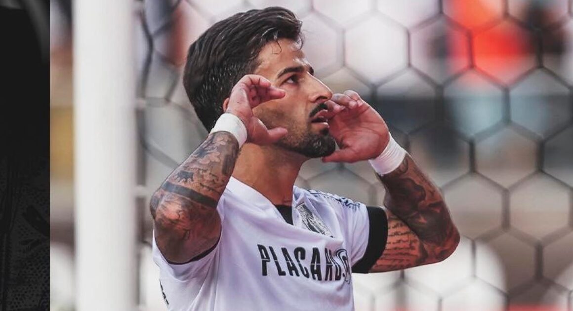 Vitória dá a volta e vence estoril