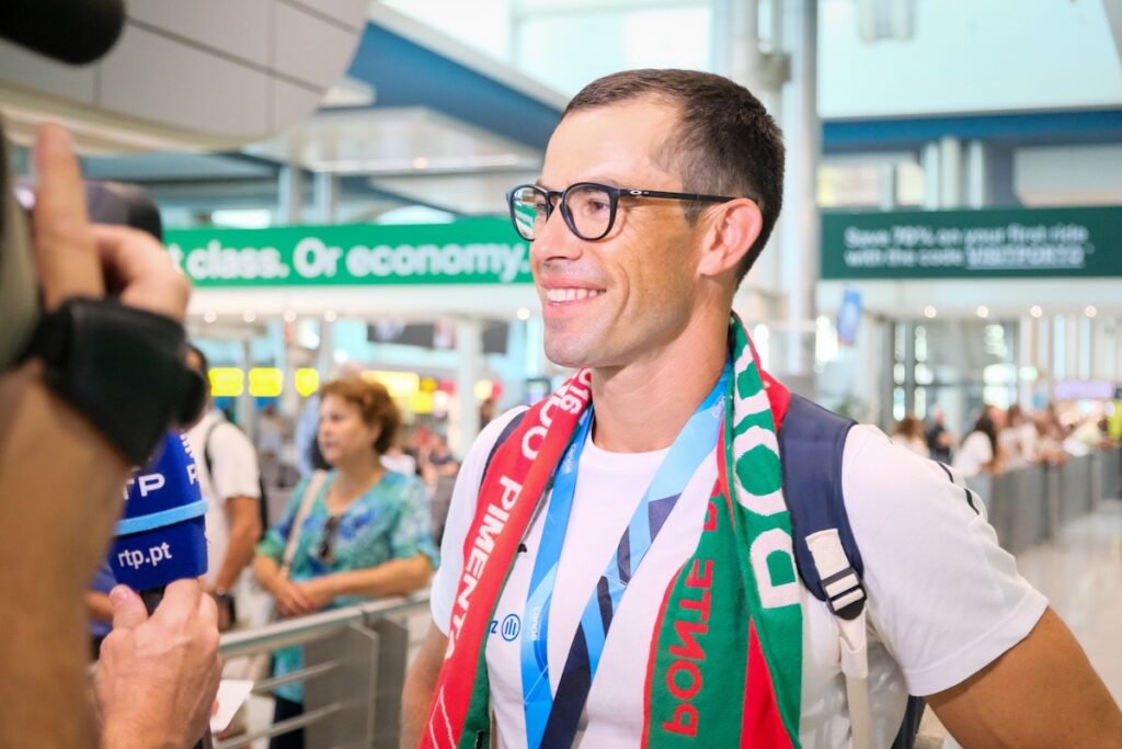 Aeroporto do porto regista chegada dos canoistas portugueses dos mundiais