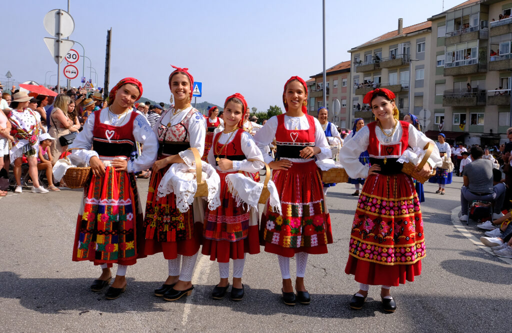 Viana: o cortejo histórico da romaria d'agonia em 56 fotografias 57 Viana: o cortejo histórico da romaria d'agonia em 56 fotografias