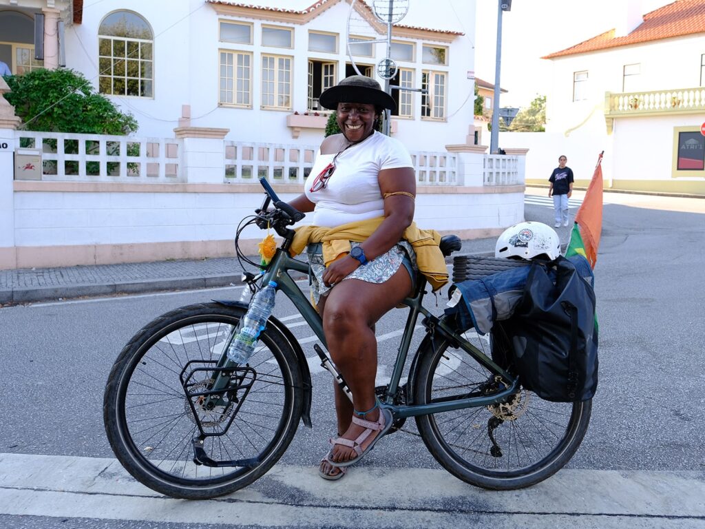 Lorene está a percorrer portugal de bicicleta e já cruzou o minho: "é a cereja no topo do bolo" 7 Lorene está a percorrer portugal de bicicleta e já cruzou o minho: "é a cereja no topo do bolo"