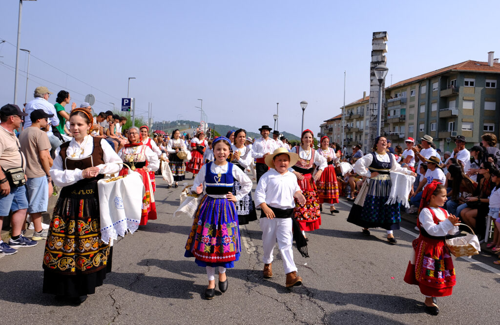 Viana: o cortejo histórico da romaria d'agonia em 56 fotografias 58 Viana: o cortejo histórico da romaria d'agonia em 56 fotografias