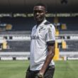 Vitória sc oficializa alioune ndoye